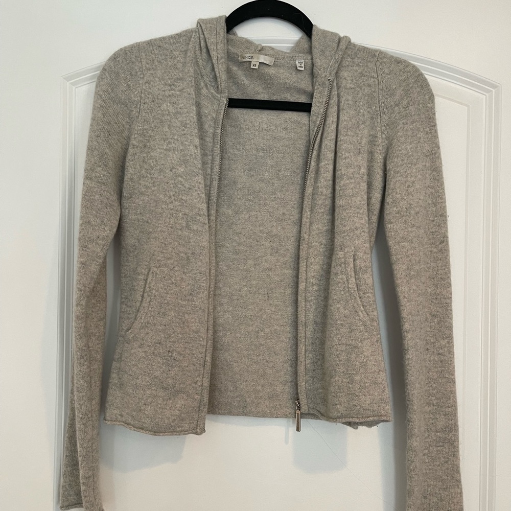 Vince zip up. Size XS. Cashmere